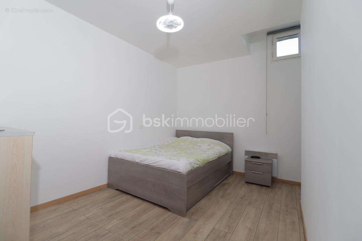 Maison à SAINT-LAURENT-D'AIGOUZE