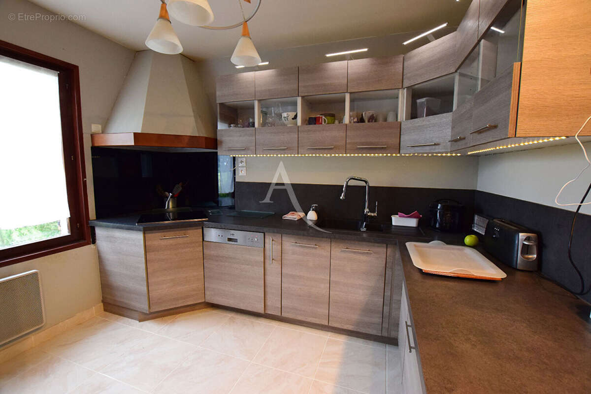 Maison à MONTIGNY-LENCOUP