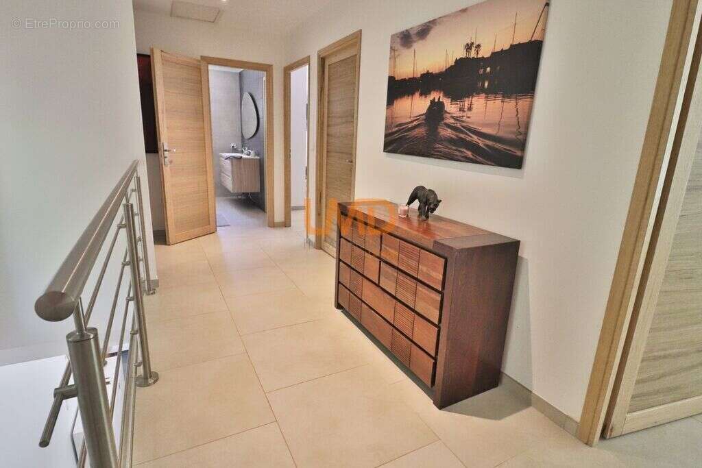 Maison à NANS-LES-PINS