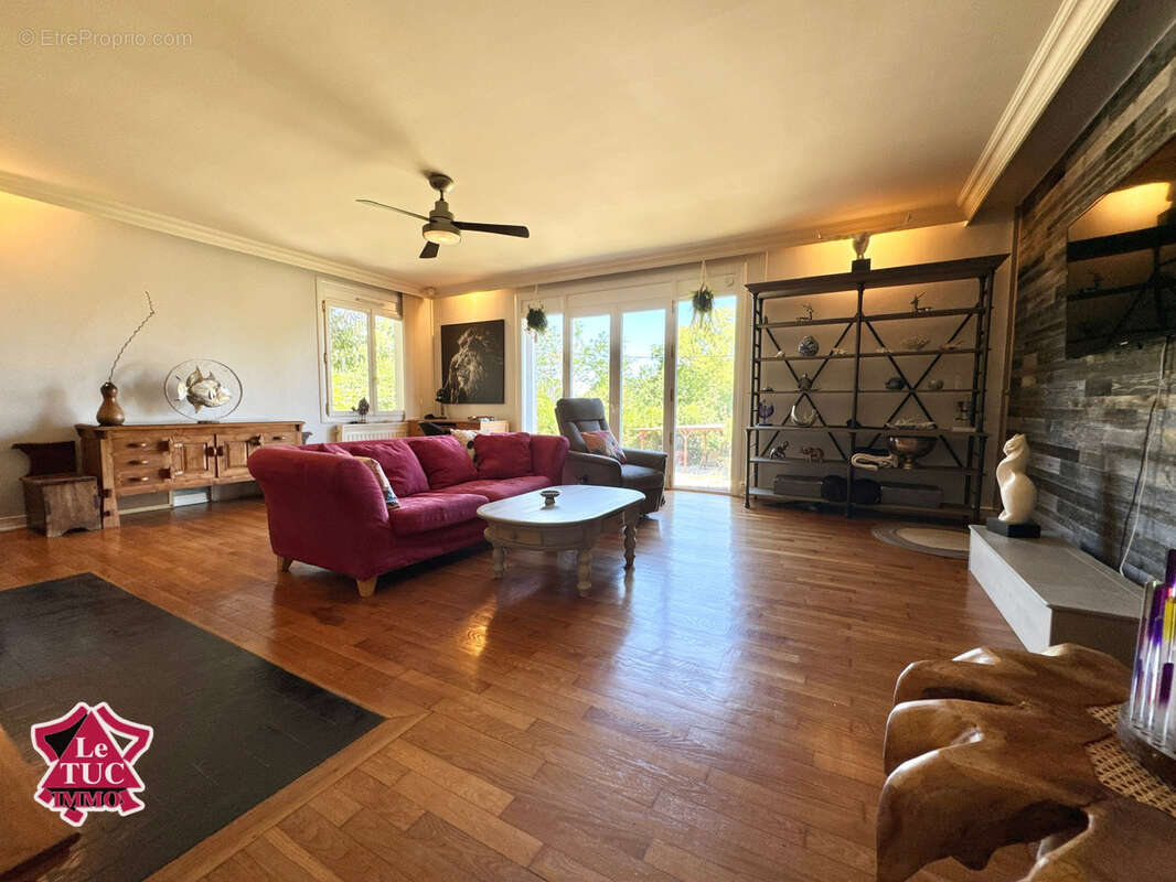 Maison à PUJOLS