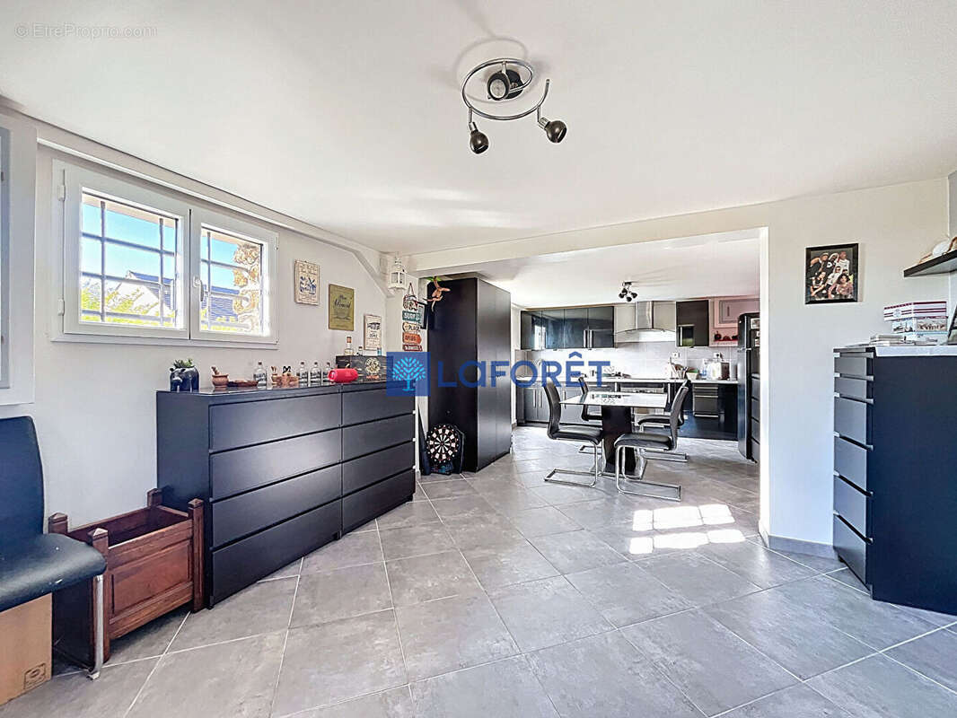 Maison à SAVIGNY-SUR-ORGE