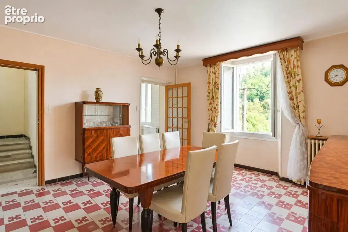 Immeuble de 9 pièces de 250 m² à Bessèges - photo 2