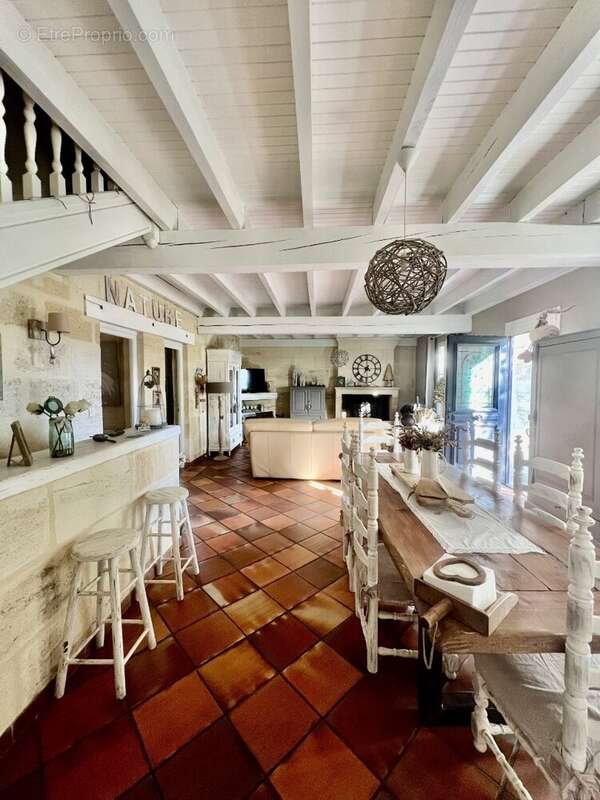 Maison à PAREMPUYRE