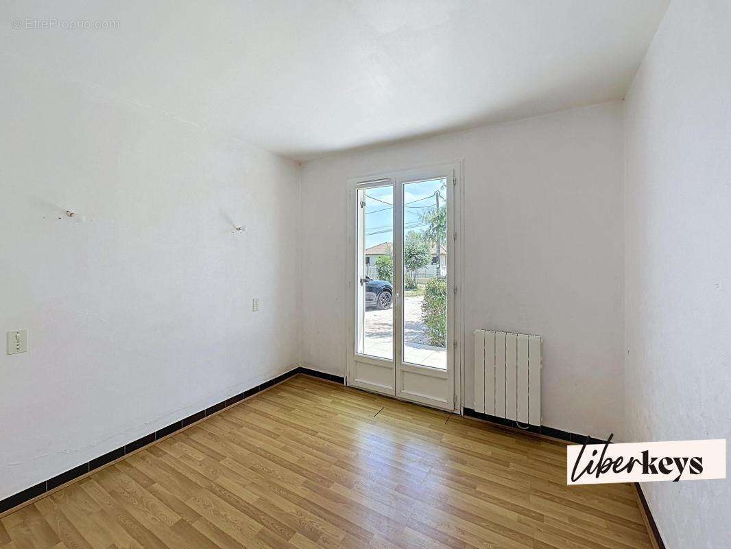 Maison de plain pied avec parc boisé - photo 5