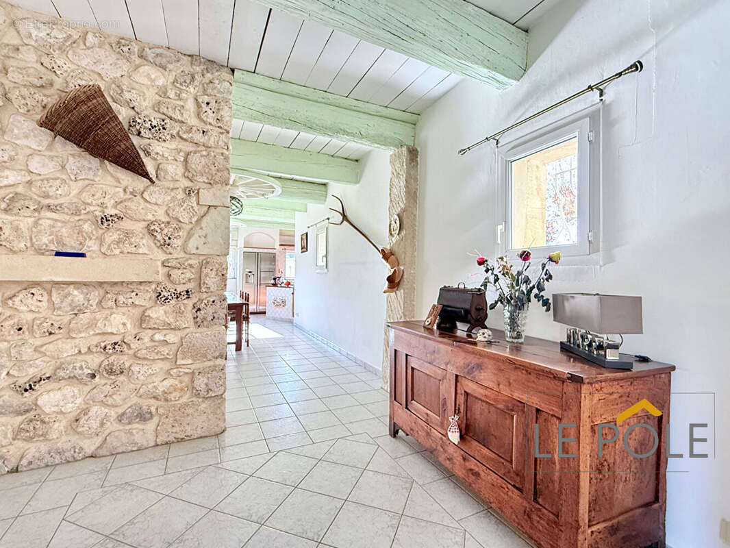 Authentique maison en pierre avec vue à La Garde-Adhémar - photo 5