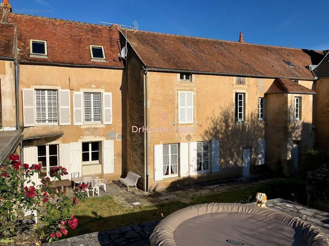 Maison à L'ISLE-SUR-SEREIN