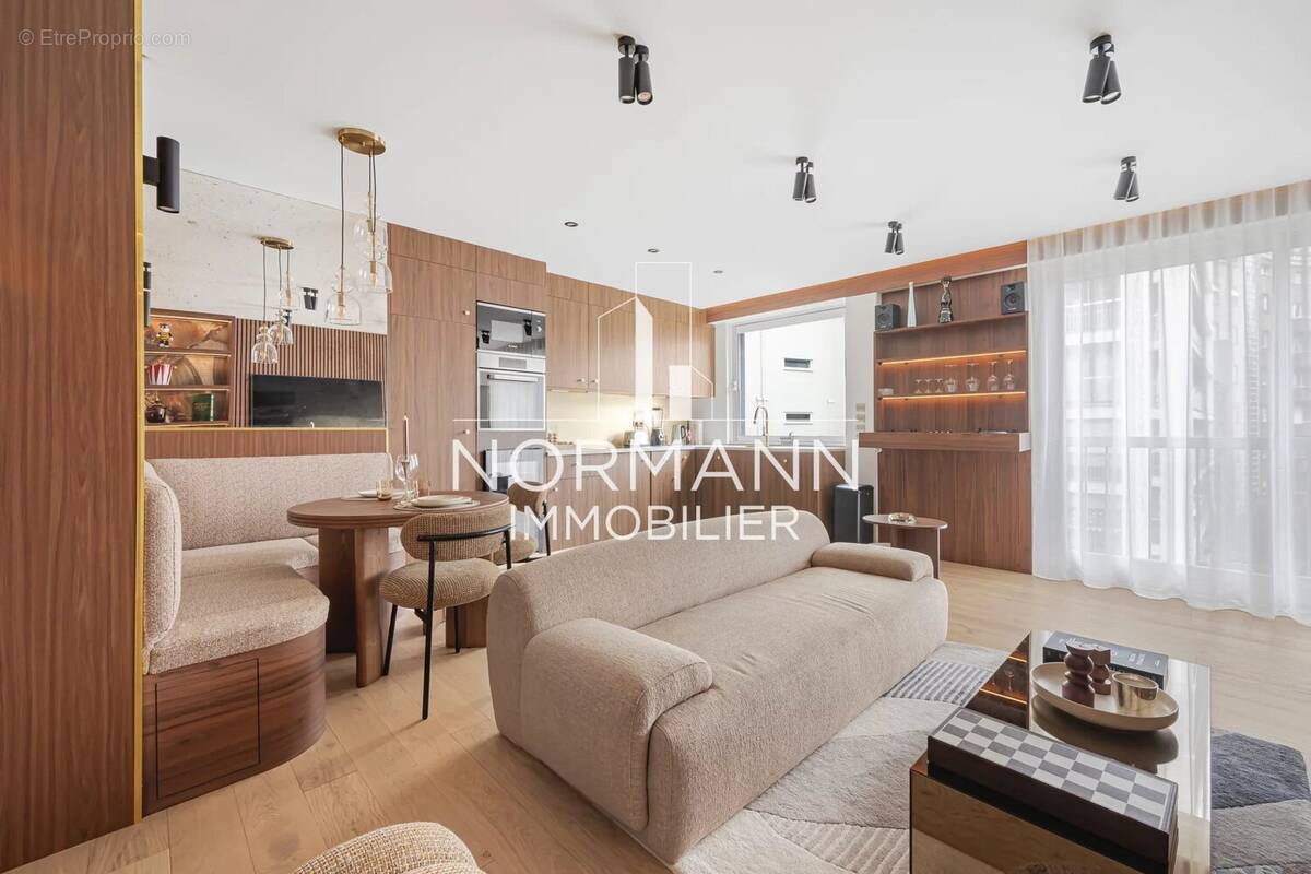 Appartement à PARIS-16E