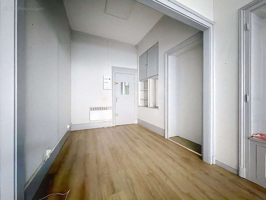 Commerce à LUXEUIL-LES-BAINS