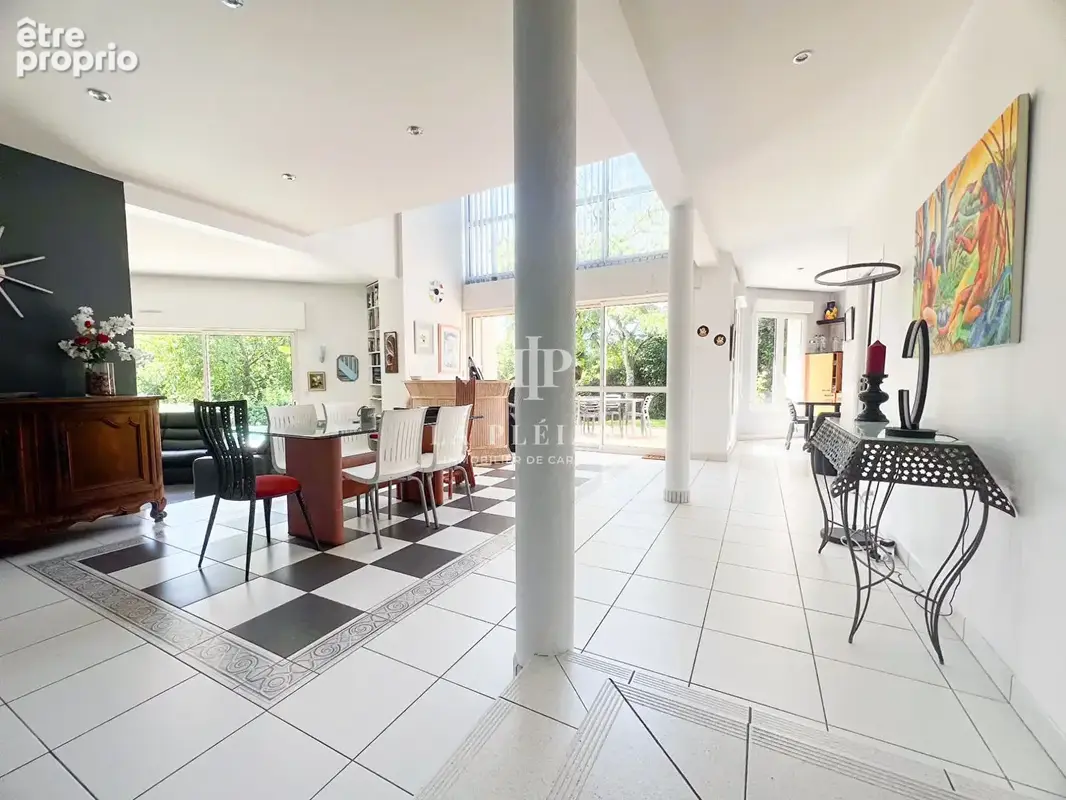 Maison d'architecte avec piscine dans un environnement privilégié aux portes du mans - photo 3