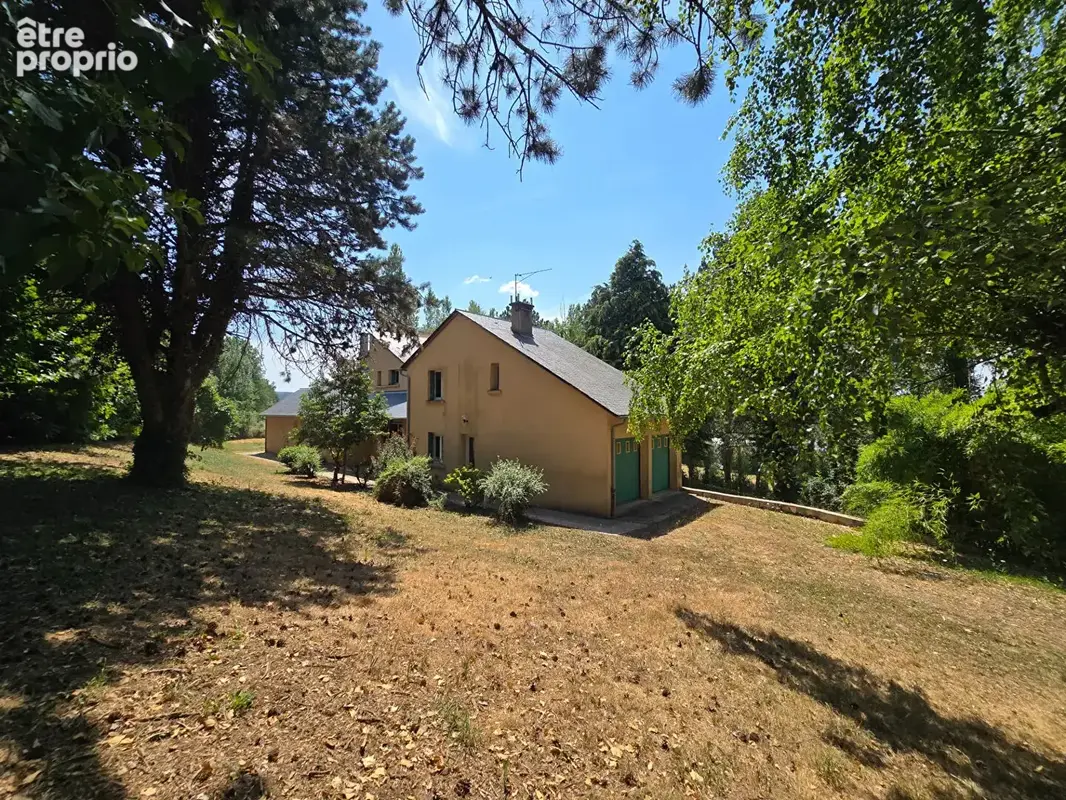 Maison de 228 m² avec garage double - Arvieu - photo 2