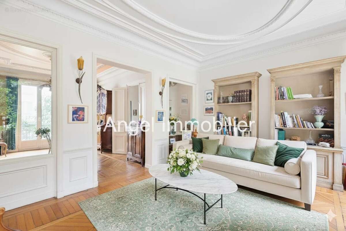Maison à PARIS-10E