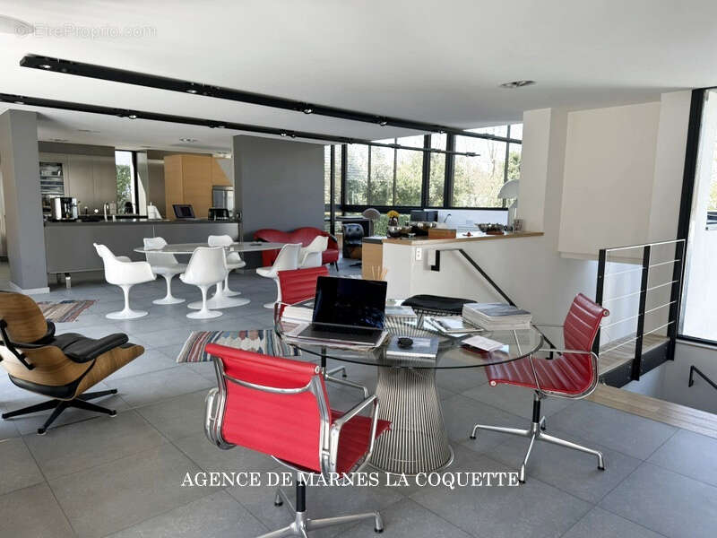 Maison à VILLE-D'AVRAY