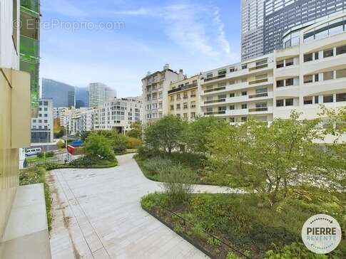 Appartement à COURBEVOIE