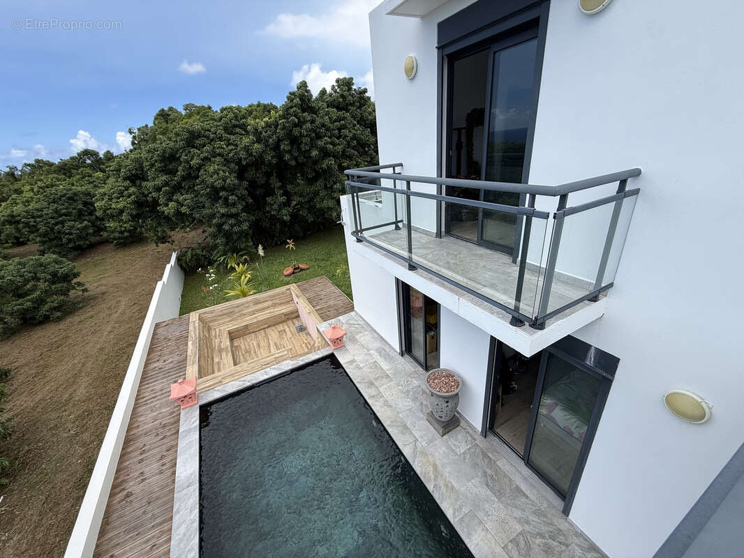 À vendre à Sainte-Rose : villa de 146m2 avec terrasse avec KRI - photo 13