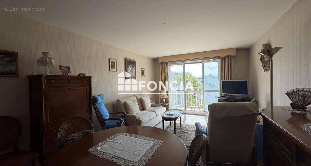 Appartement à PARIS-20E