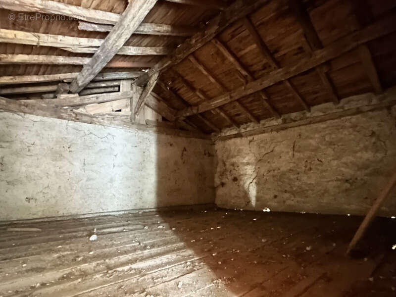 Maison à CHANTECORPS