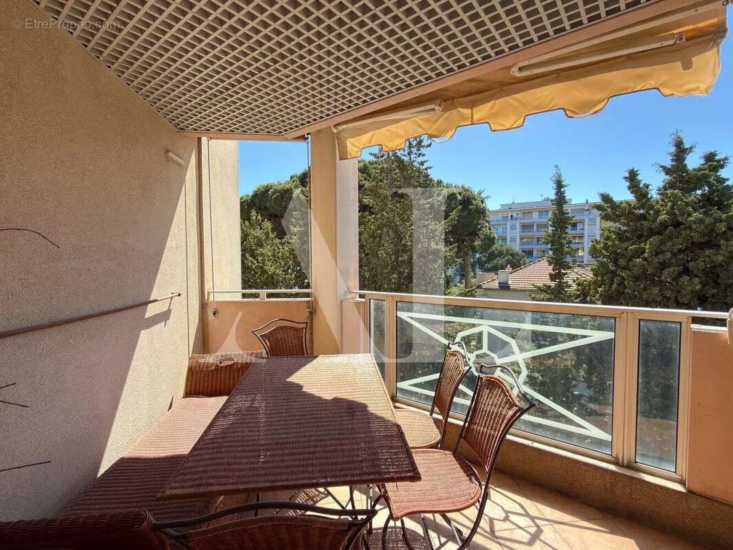 Appartement à VALLAURIS