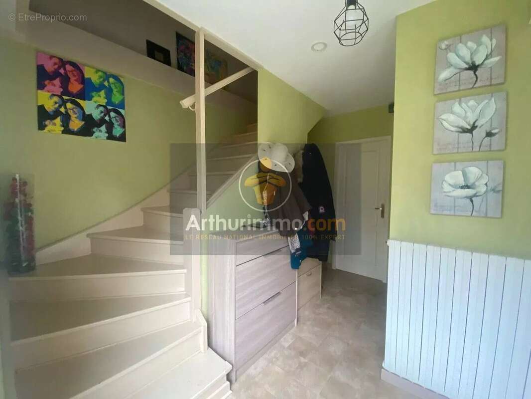 Maison à SAVIGNY-LE-TEMPLE