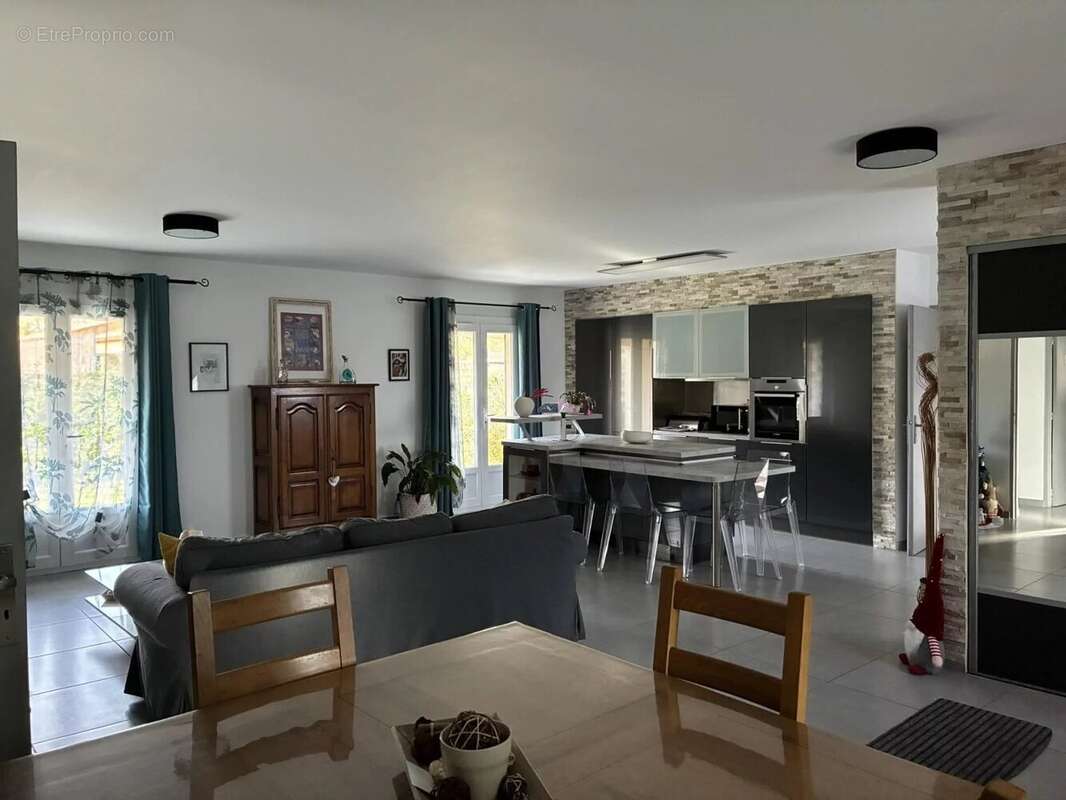 Maison à LA CALMETTE