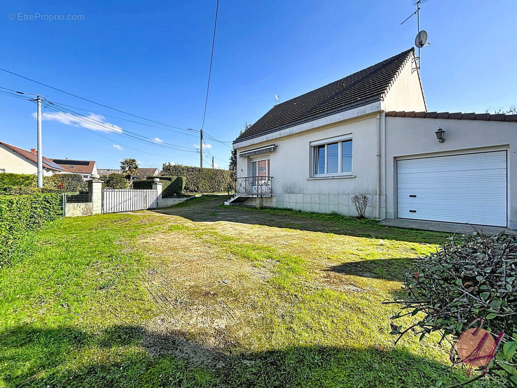 Maison à MONTLOUIS-SUR-LOIRE