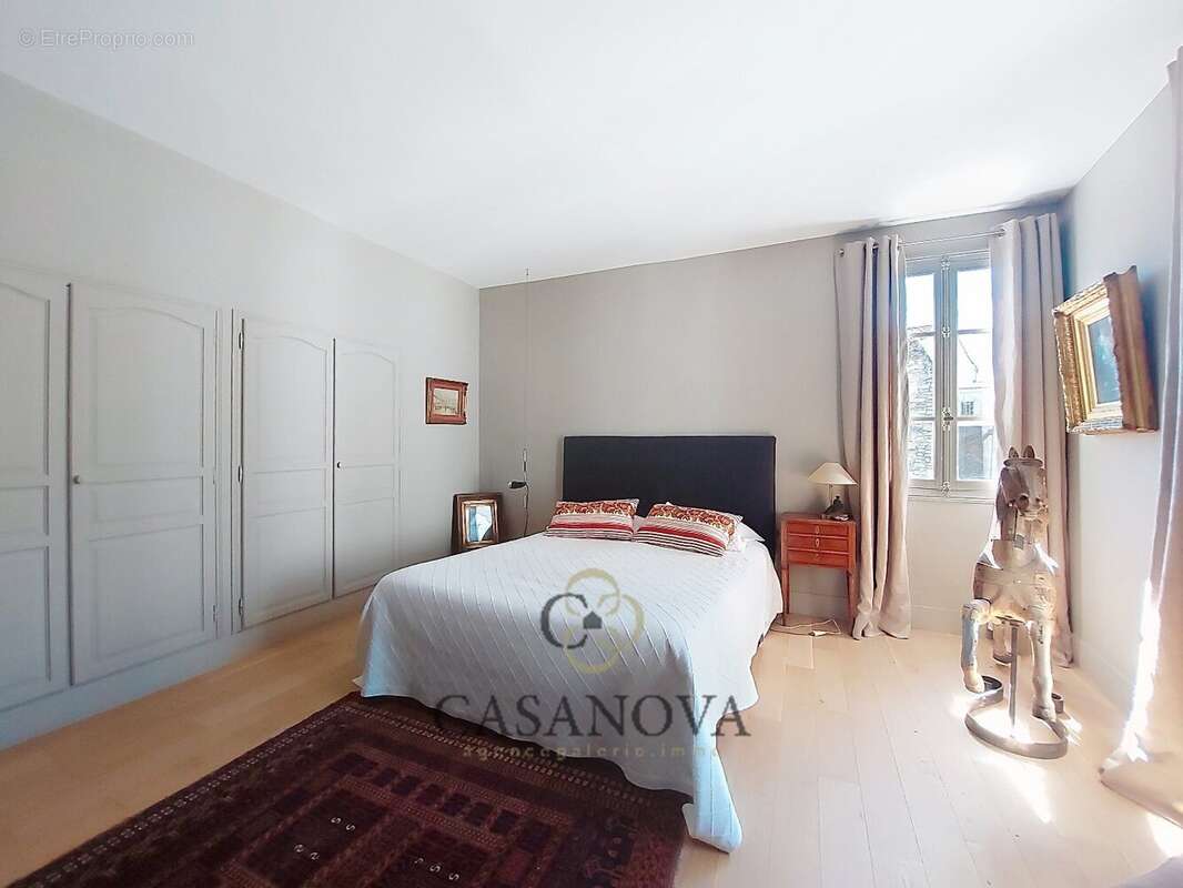 Magnifique propiété de 1850 rénovée   308 m² habitables avec dépendance  Piscine  Proximité Mauguio et Montpellier - photo 15