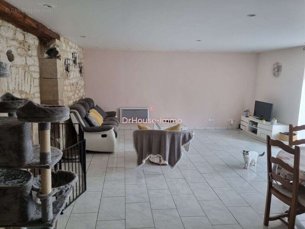 Maison 185 m² à Vaite  - photo 11