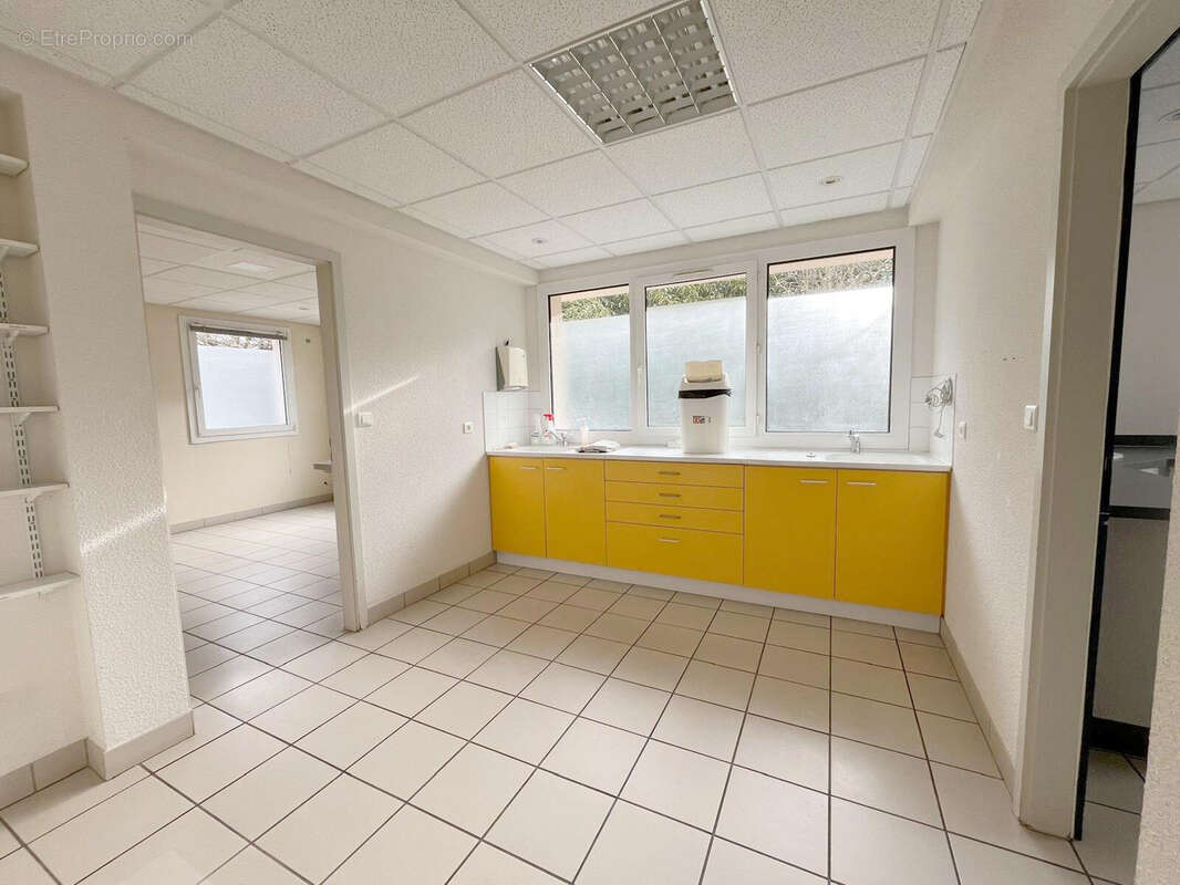 Commerce à PONT-DE-ROIDE