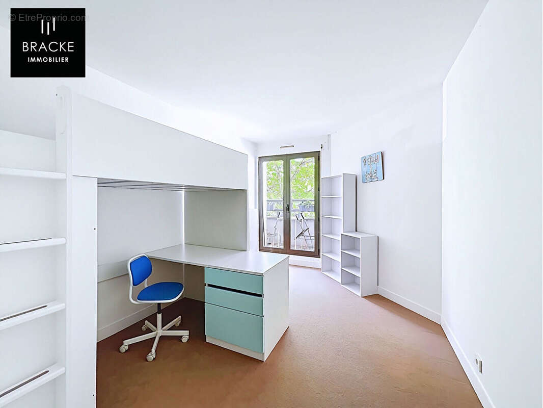 Appartement à COURBEVOIE