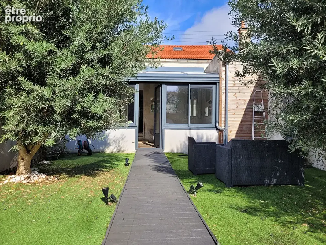 ROCHEFORT  quartier voltaire maison de 110 m² de type 3 avec véranda - jardin intime - photo 15