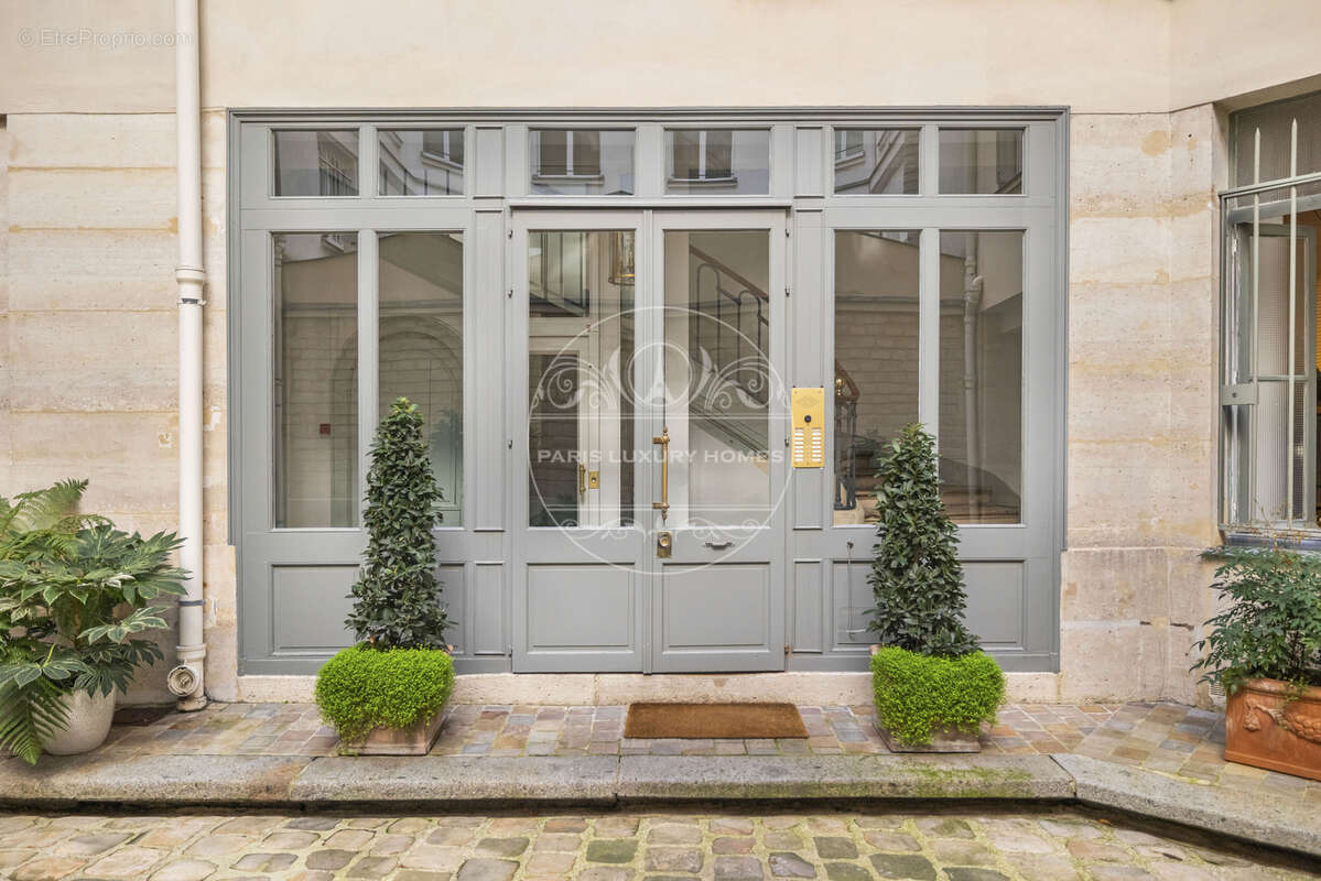 Appartement à PARIS-2E