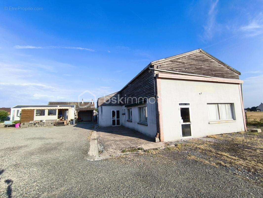 Local commercial de 170 m² avec fort potentiel sur terrain de 2 600 m² - photo 2