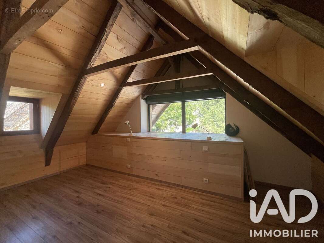 Maison 160 m² à Sainte-Eulalie-D'olt  - photo 8