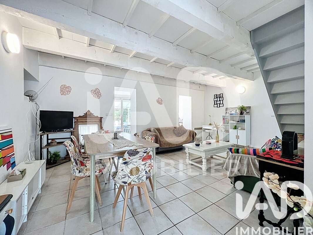 Maison 167 m² à Plan-De-Cuques  - photo 5