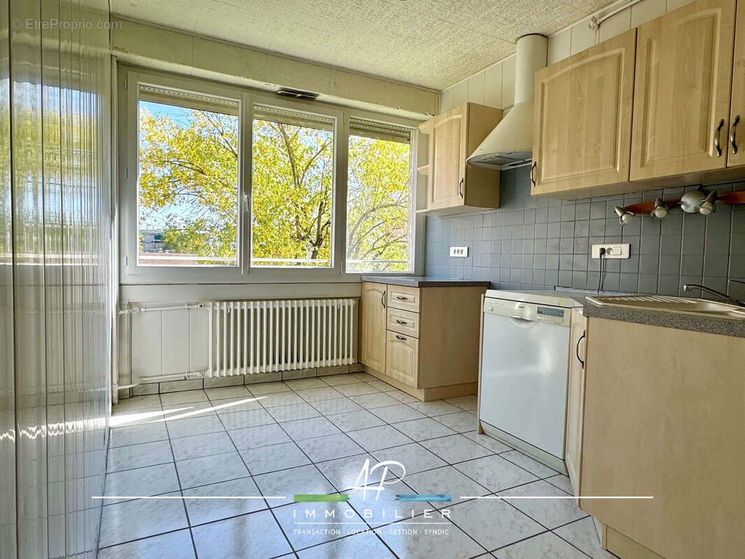 Appartement à CHENOVE