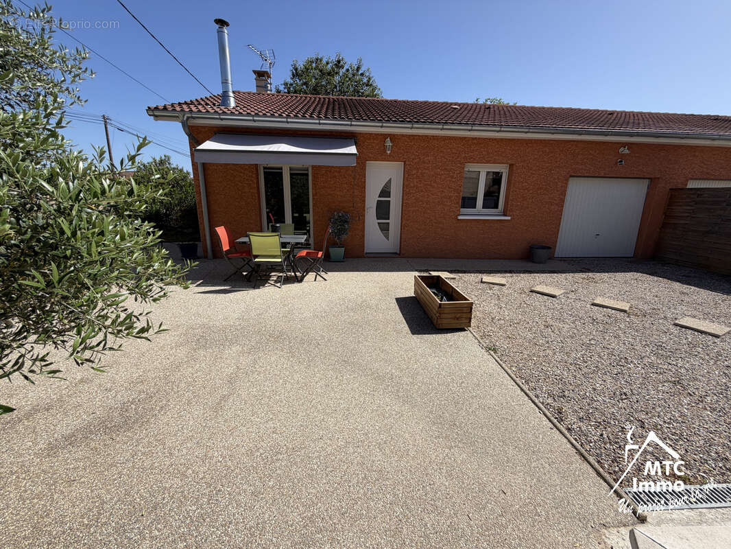Maison à SAINT-ROMAIN-DE-JALIONAS