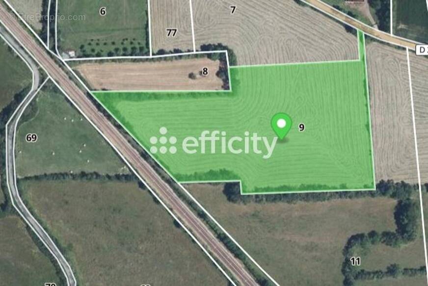 Terrain à LIESVILLE-SUR-DOUVE