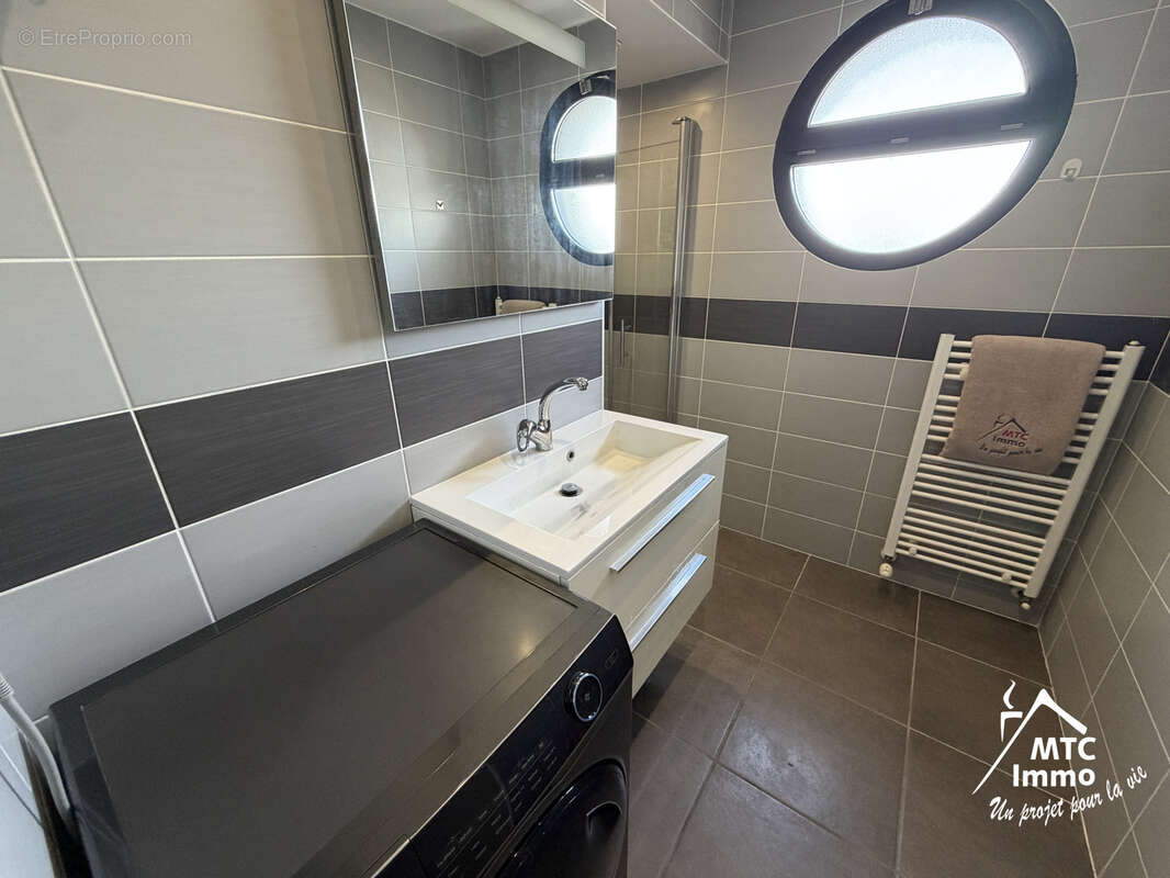Appartement à MEYZIEU