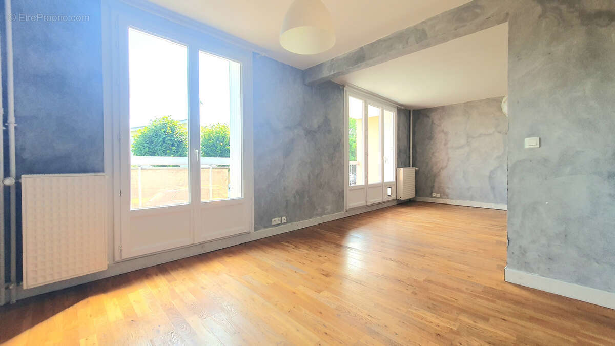 Appartement YZEURE CENTRE 108.12m2 - photo 5