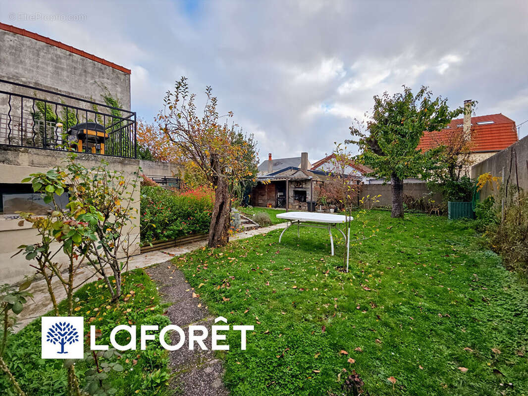 Maison à RIS-ORANGIS