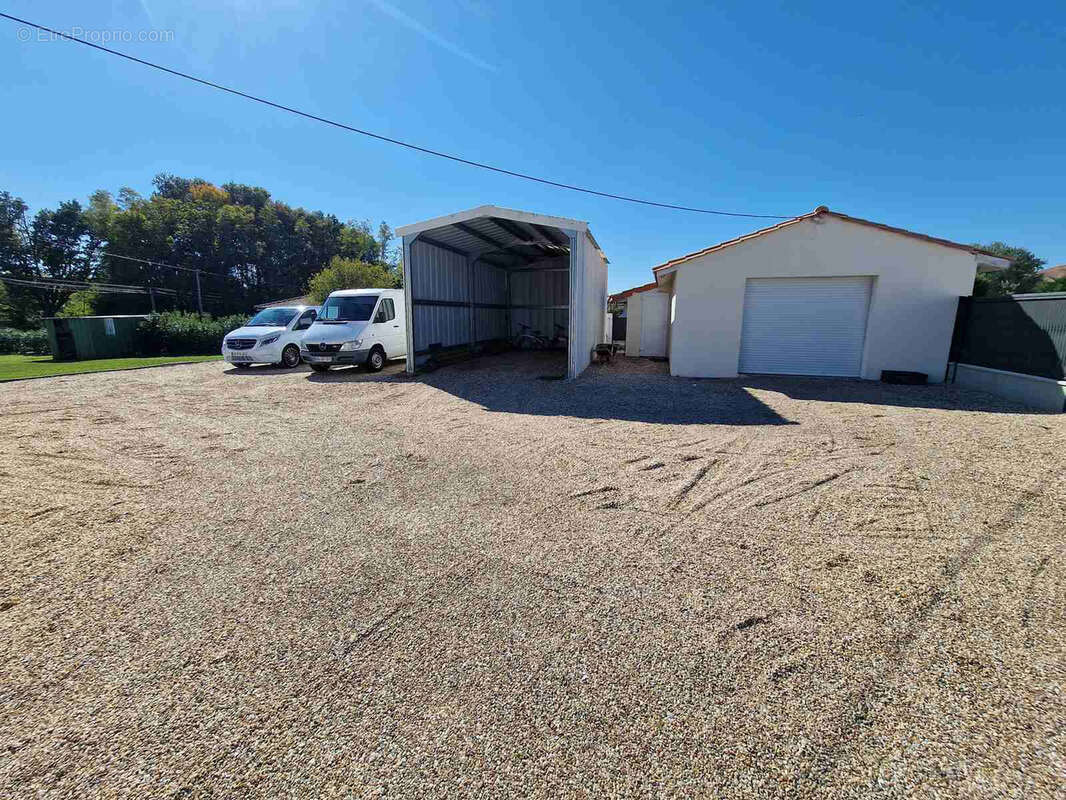 Maison à LA LANDE-DE-FRONSAC