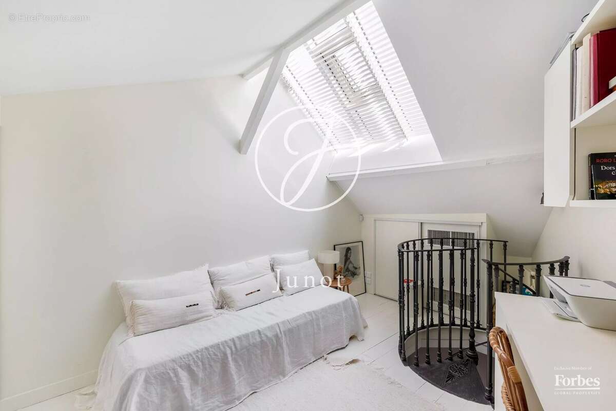 Appartement à PARIS-9E