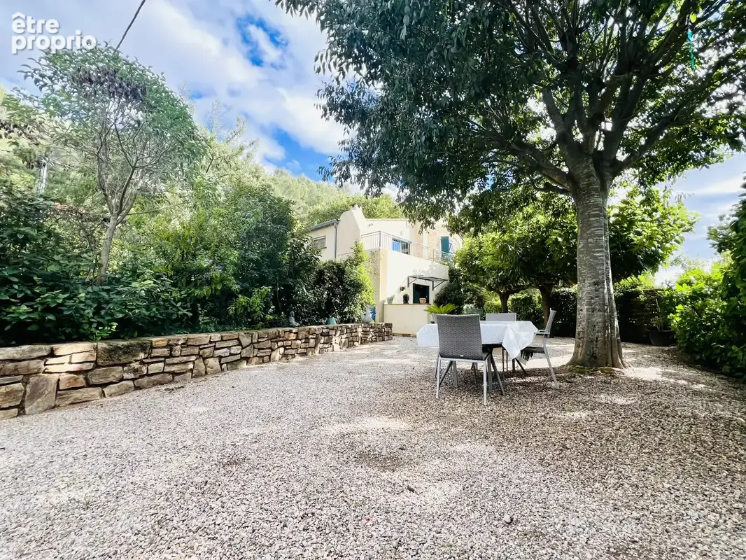 Maison R+1 de 178m2 avec studio et piscine sur un terrain de 562m2 - photo 8