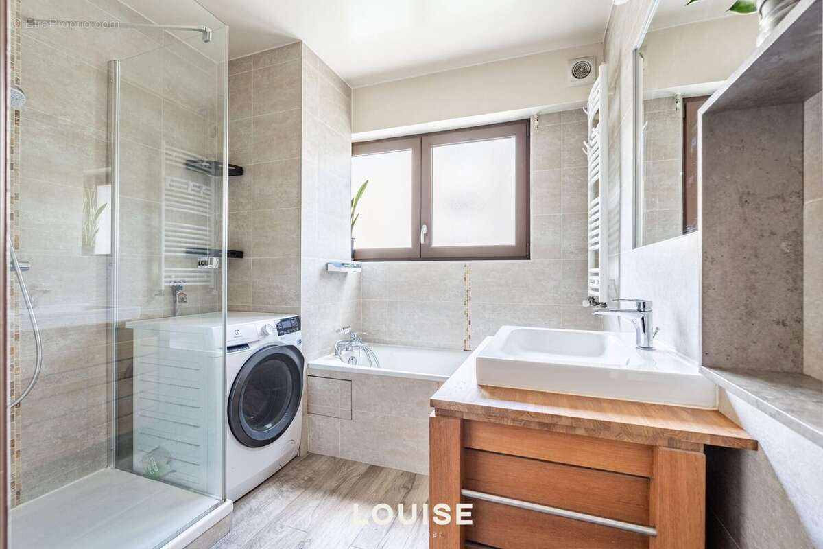 Appartement à VILLE-D&#039;AVRAY