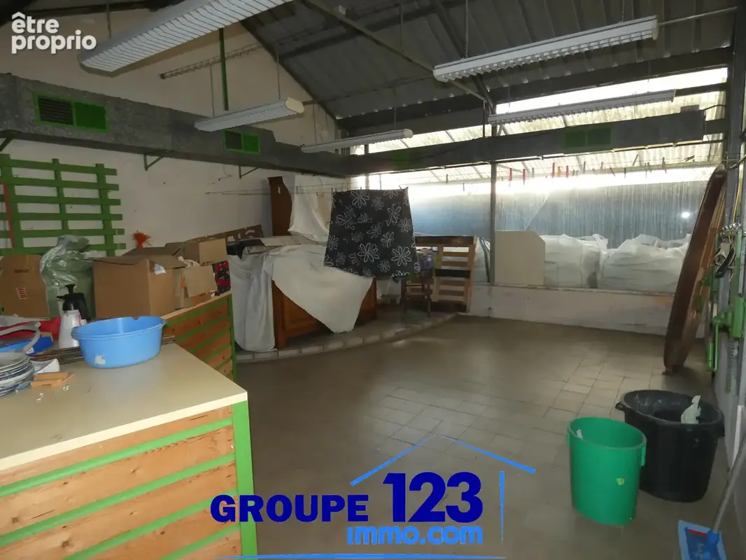 Maison et local commercial - photo 18