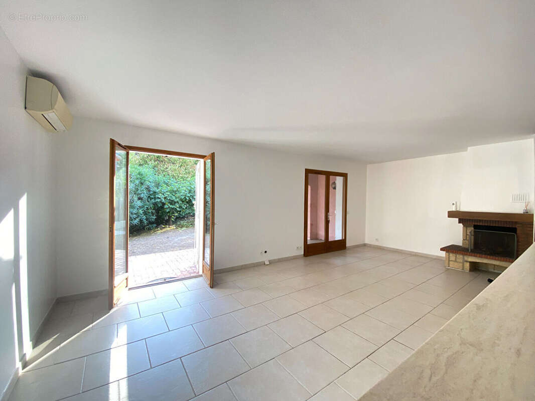 Maison à AURIBEAU-SUR-SIAGNE