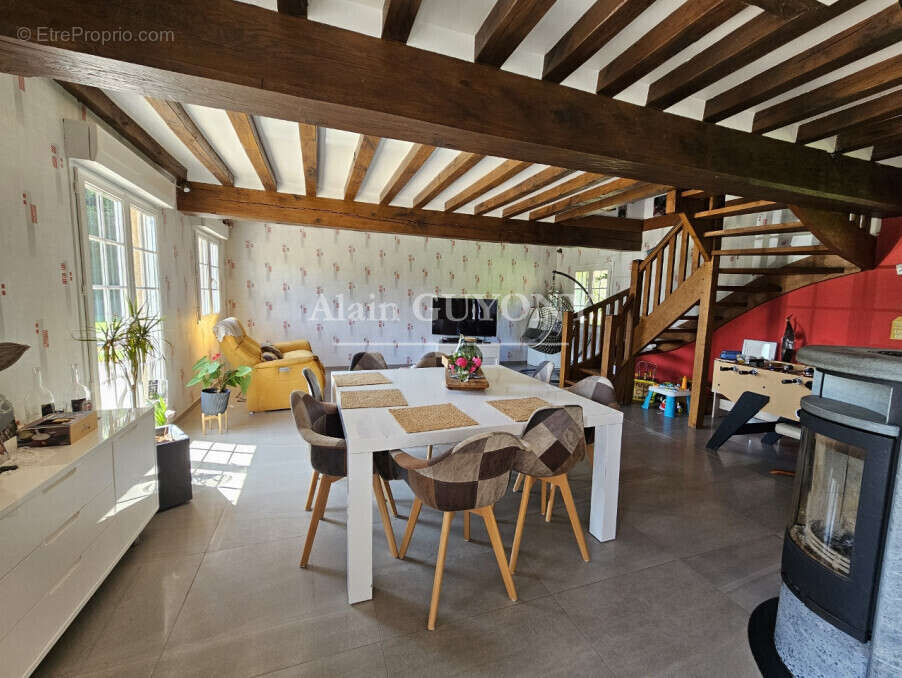 Maison à PONT-L&#039;EVEQUE