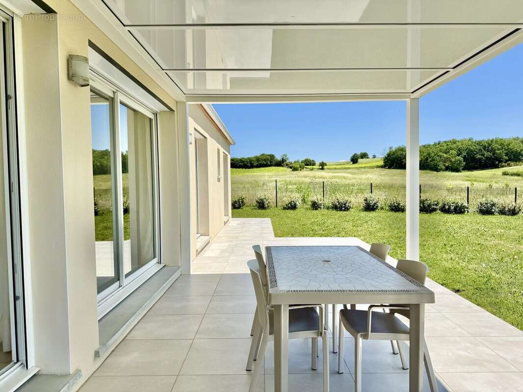 Villa contemporaine de plain-pied avec vue panoramique sur les Pyrénées - photo 10