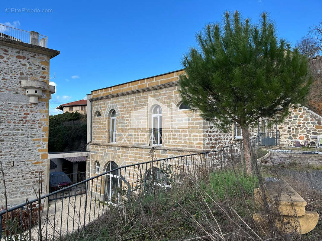 Maison à SAIN-BEL