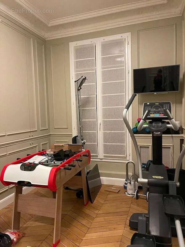 Appartement à PARIS-16E
