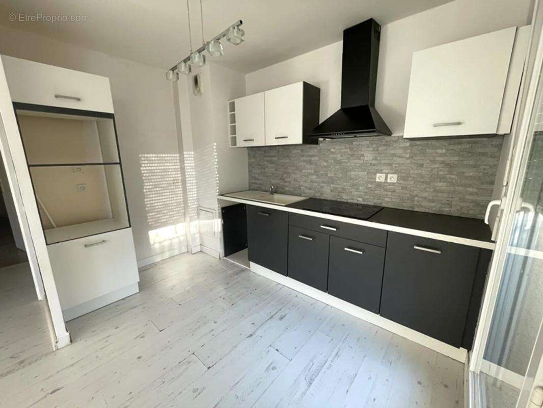 Appartement à DAMMARIE-LES-LYS